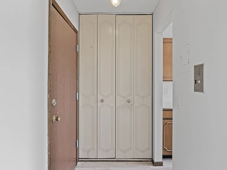 Highland Gables Apartments — Photo 8