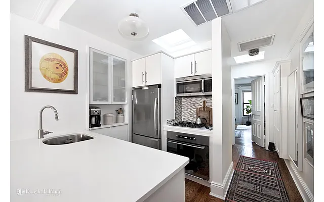 Rented by Douglas Elliman | media 26