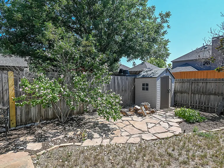 2100 Newport Dr — Photo 40