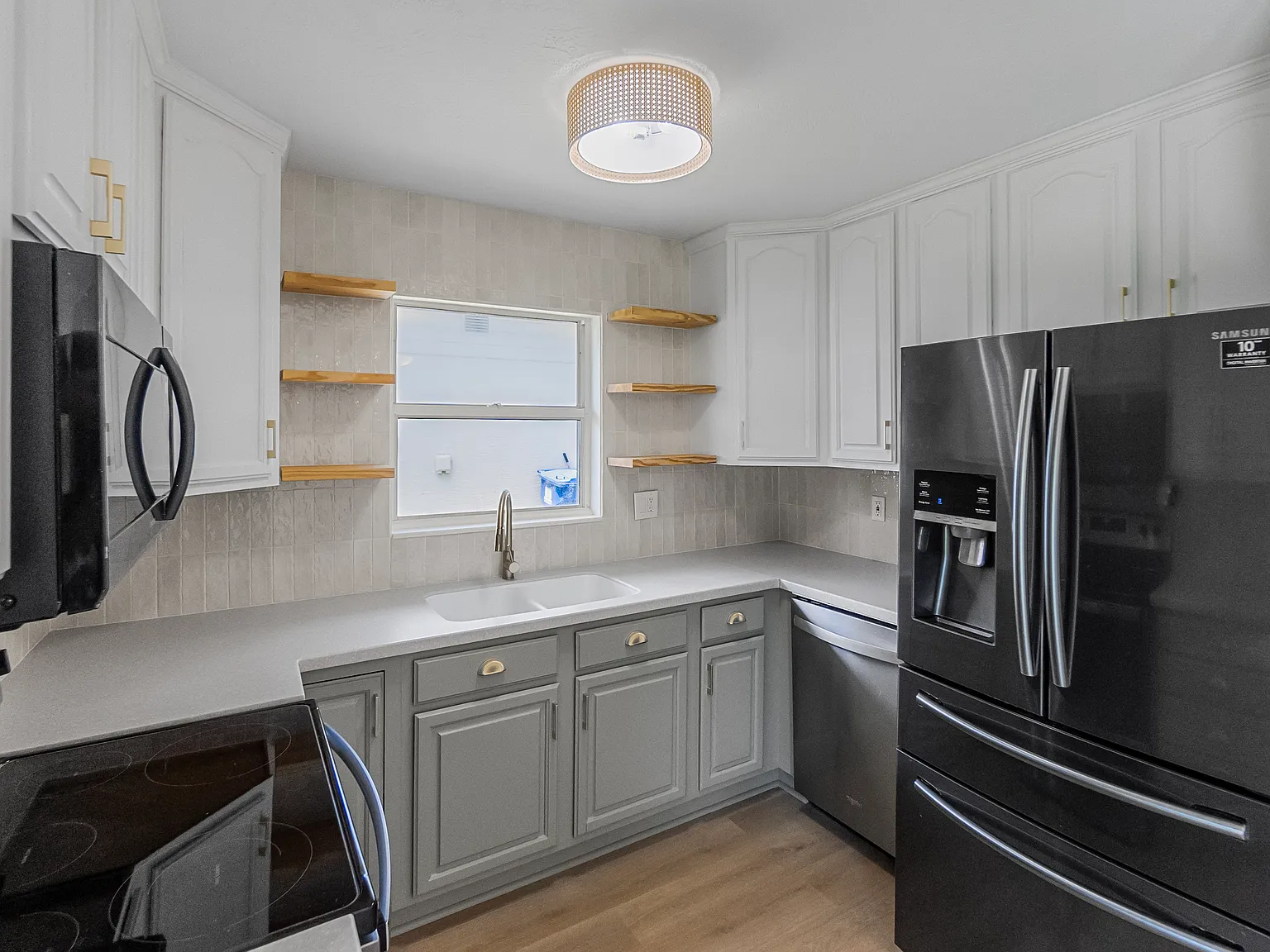 3 bed, 1075 sqft, $3,250 — Photo 4