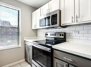 Fifteen 98 Naperville, Naperville, IL 60563