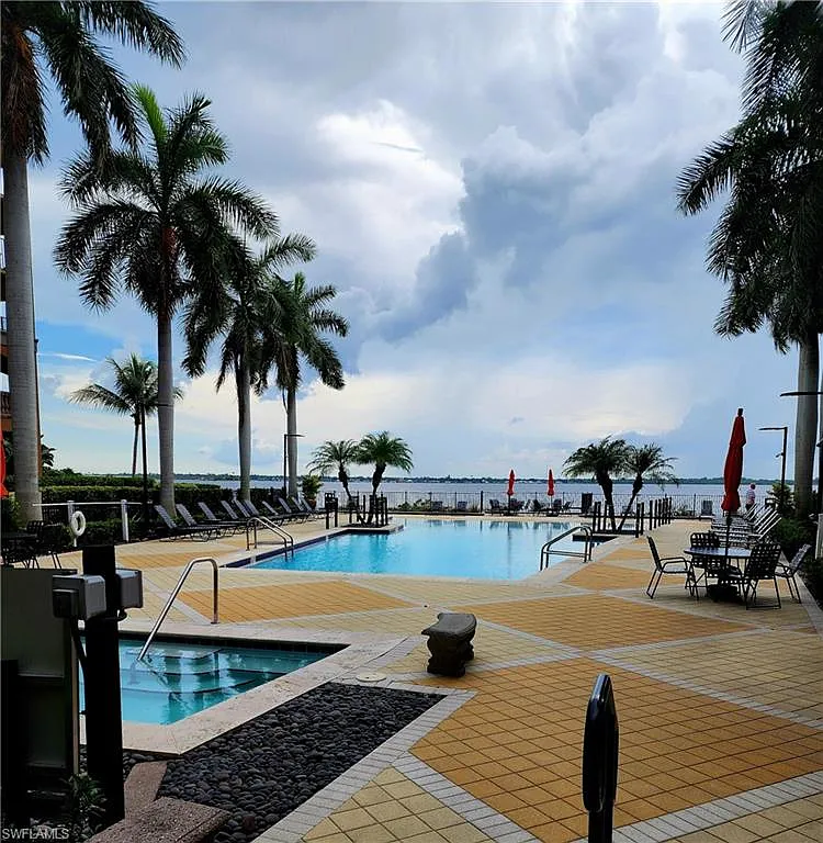 2825 Palm Beach Blvd — Photo 2
