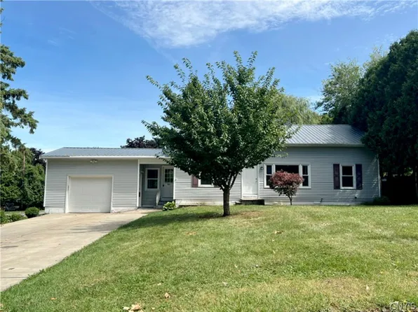 303 Tuttle Ave, Canastota, NY 13032