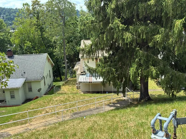 43 Glenwood Rd, Wheeling, WV 26003