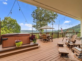 288 Hawks Point Dr, Zirconia, NC 28790