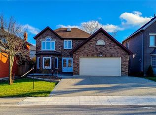 33 Caswell Dr, Hamilton, ON L9C7N3