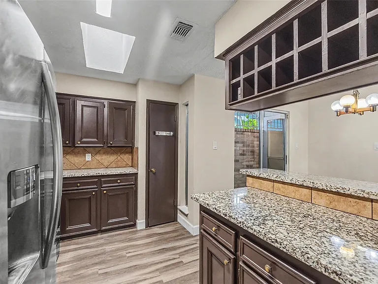 7907 Chancel Dr — Photo 15