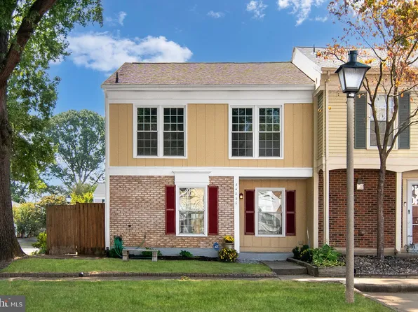 5482 Safe Harbor Ct, Fairfax, VA 22032
