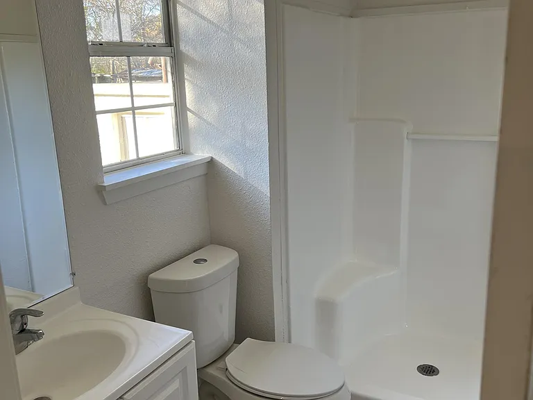 320 S 4th St — Photo 8