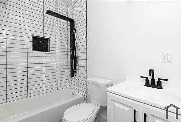3035 W Diamond St #3 — Photo 6