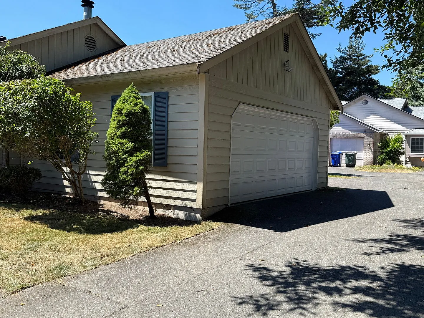 Charming No-Stairs Rambler Move-In Ready & Minutes from Boeing — Photo 3