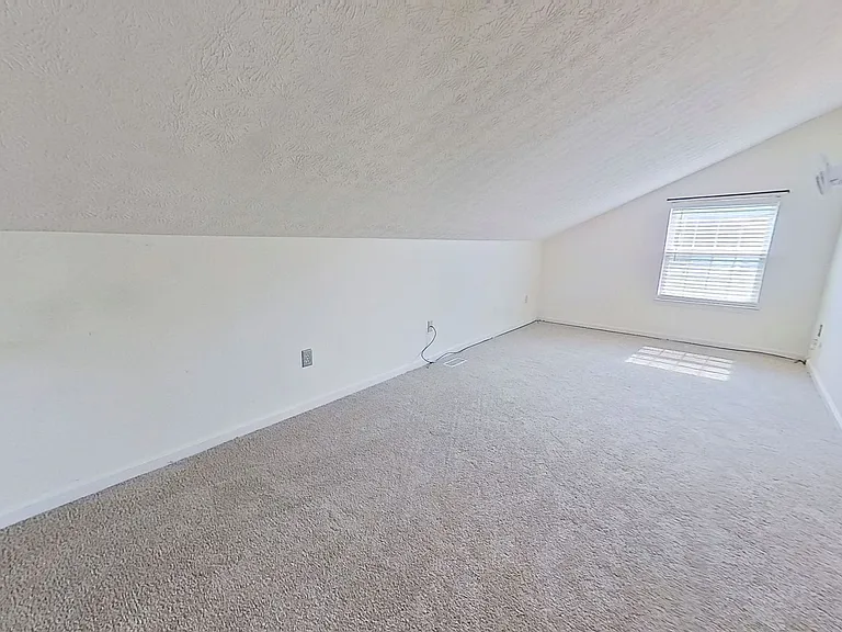 110 Hershey Cir — Photo 12