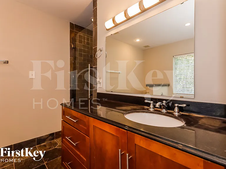 13835 Poppleton Ct — Photo 9