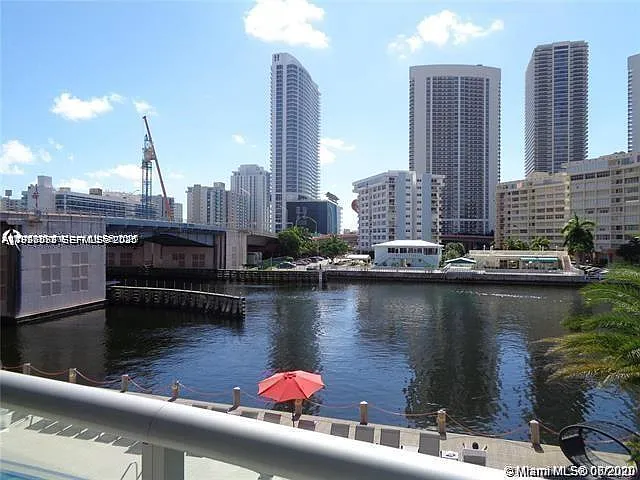 2600 E Hallandale Beach Blvd #T301 — Photo 23