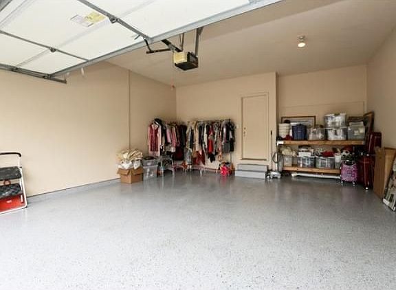 4th image of 4061 Wyndham Hill Dr