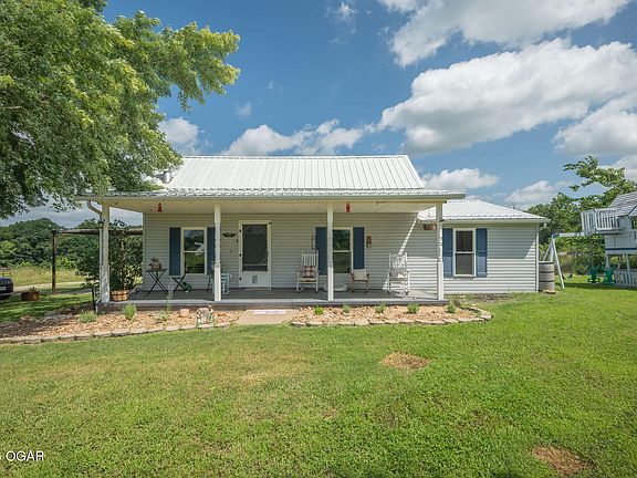 2nd image of 17599 Fair Oaks Ln