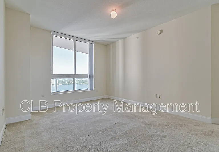 241 Riverside Dr #807 — Photo 7