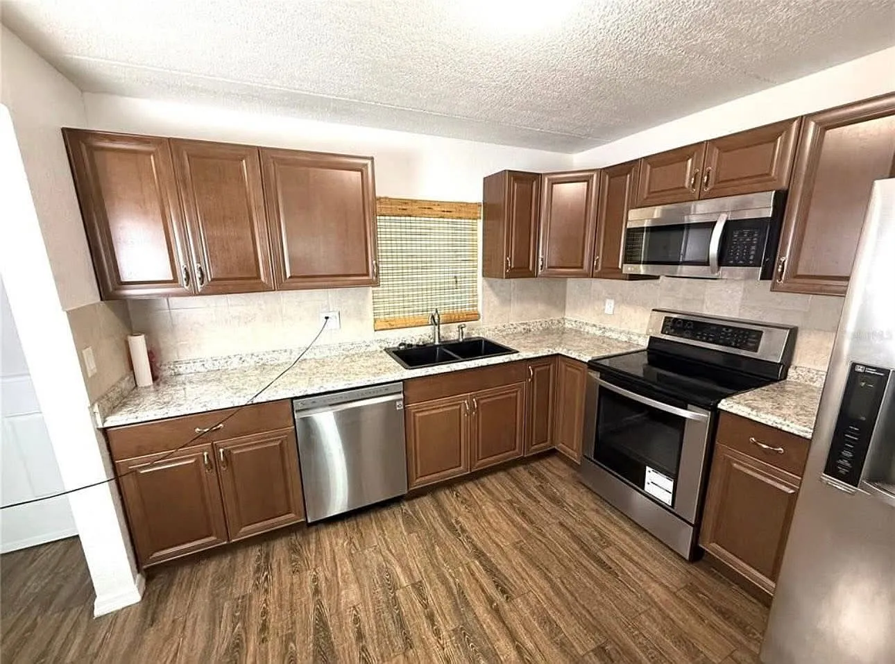 14421 Americana Cir — Photo 1