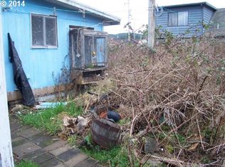 530 E 11th Pl, Coquille, OR 97423