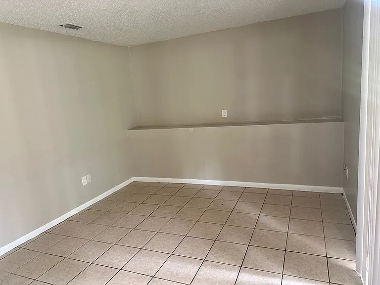 2495 N Sparkman Ave #B — Photo 2