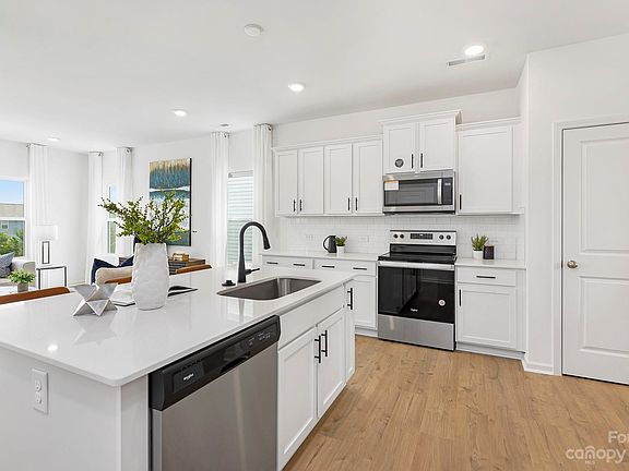 4th image of 267 Batten Ridge Dr #288