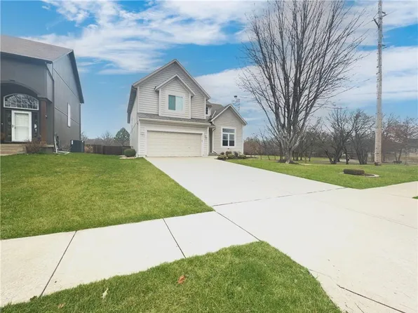 16072 W 156th Ter, Olathe, KS 66062