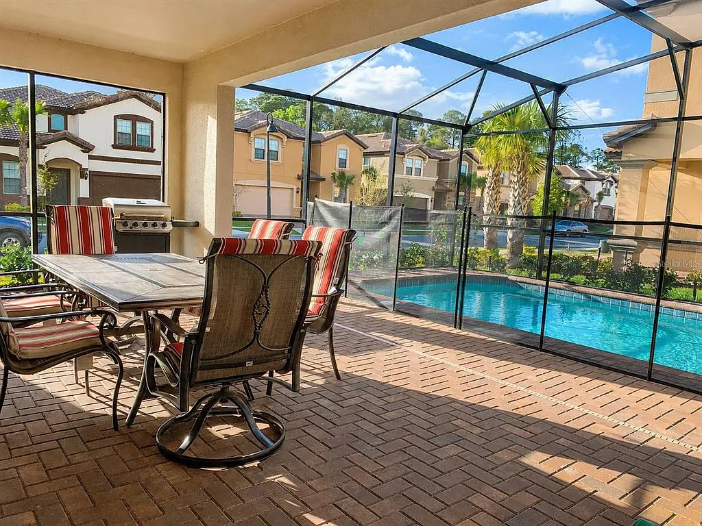 8 bed, 6.0 bath, 4041 sqft, $5,300 — Photo 2