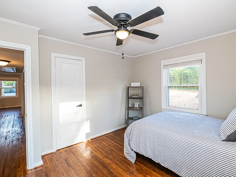 2606 Philip St — Photo 31