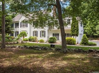 49 Pepperbush Ln, Guilford, CT 06437