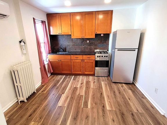 3rd image of 2063 E York St APT 5