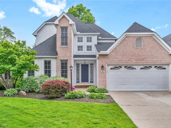25 Nantucket Row, Rocky River, OH 44116