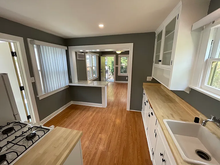 Braddock Dr — Photo 13