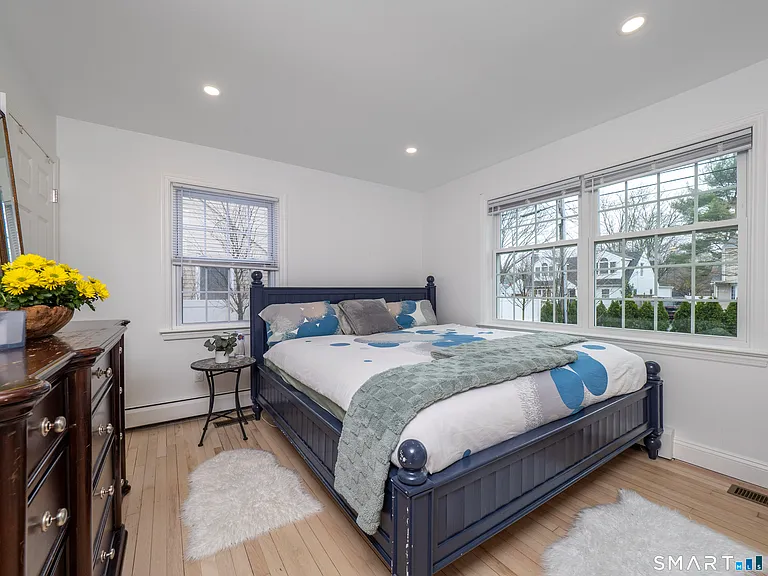 28 Oak St — Photo 12