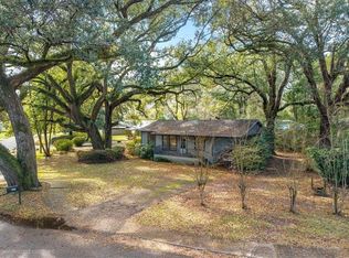 907 Dauphine Cir, Daphne, AL 36526