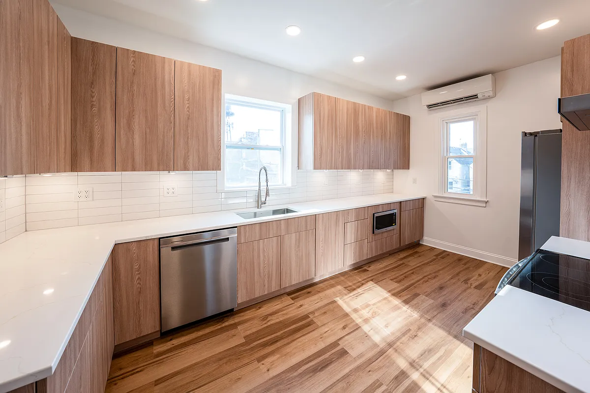 Building Photo - 1458 W Foster Ave #2