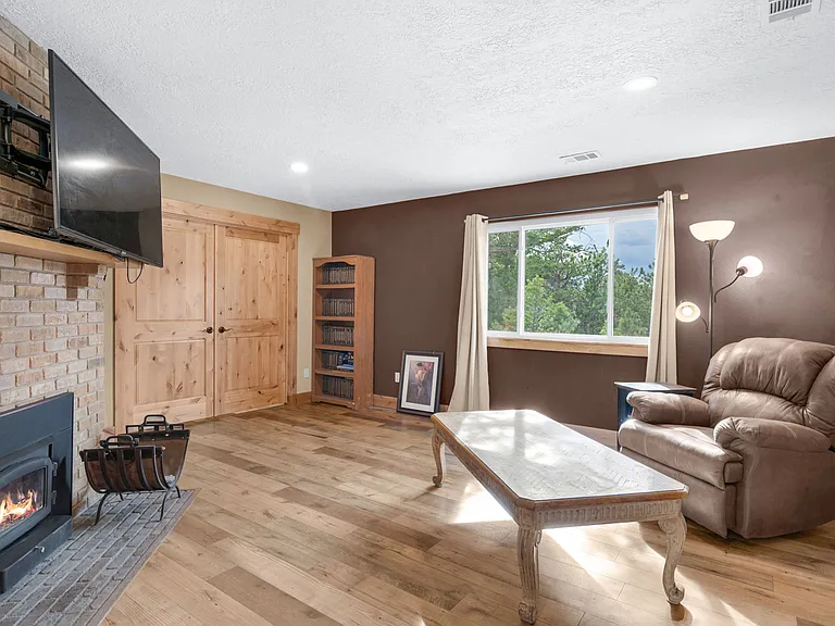 15632 Ray Dr — Photo 6