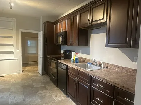 3 bed, 1.5 bath, 1260 sqft, $1,850 — Photo 3