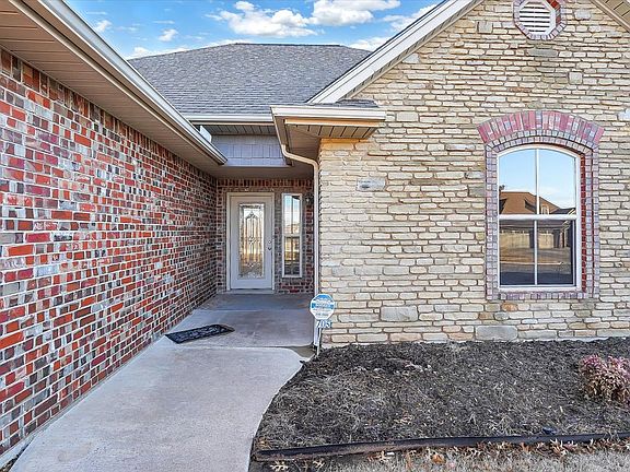 5th image of 3705 NE Willow Way