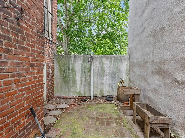 1925 Waverly St — Photo 13