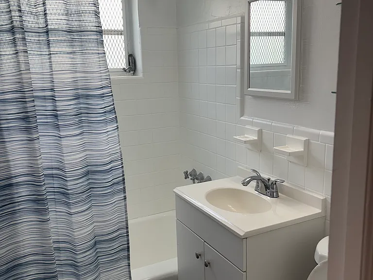233 Phoenetia Ave #3 — Photo 9
