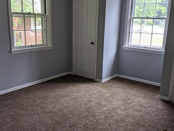 5th image of 263 S Rocky River Dr