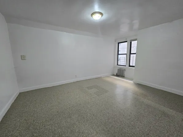 1340 Merriam Avenue image 2 of 5