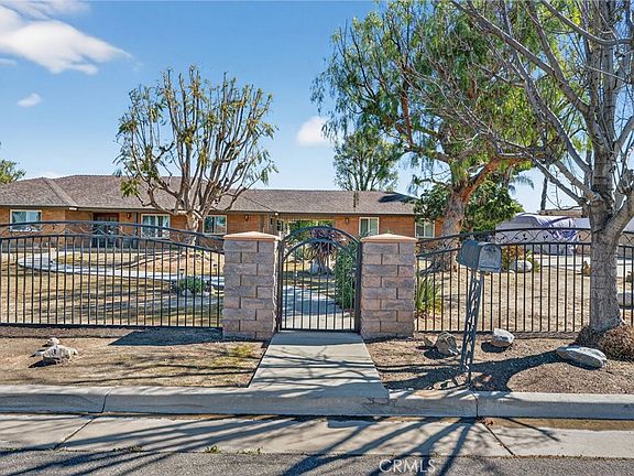 3rd image of 772 Smith Rd