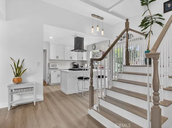 1010 W 19th St, Costa Mesa, CA 92627