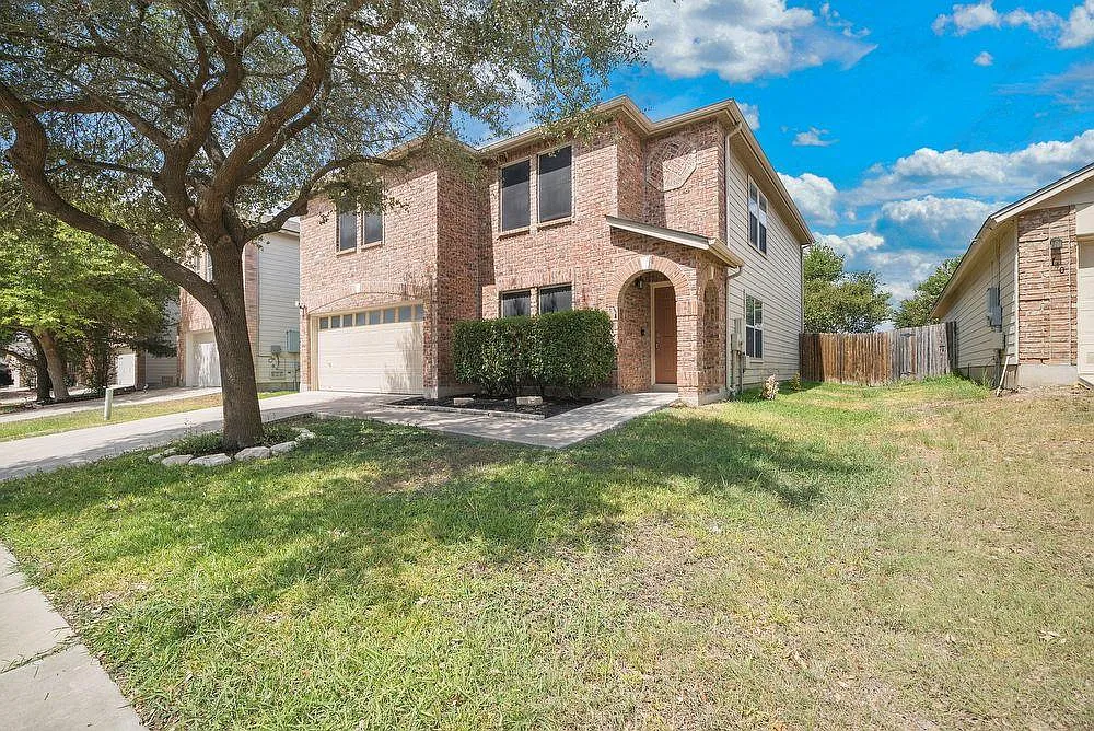 136 Longhorn Way — Photo 1
