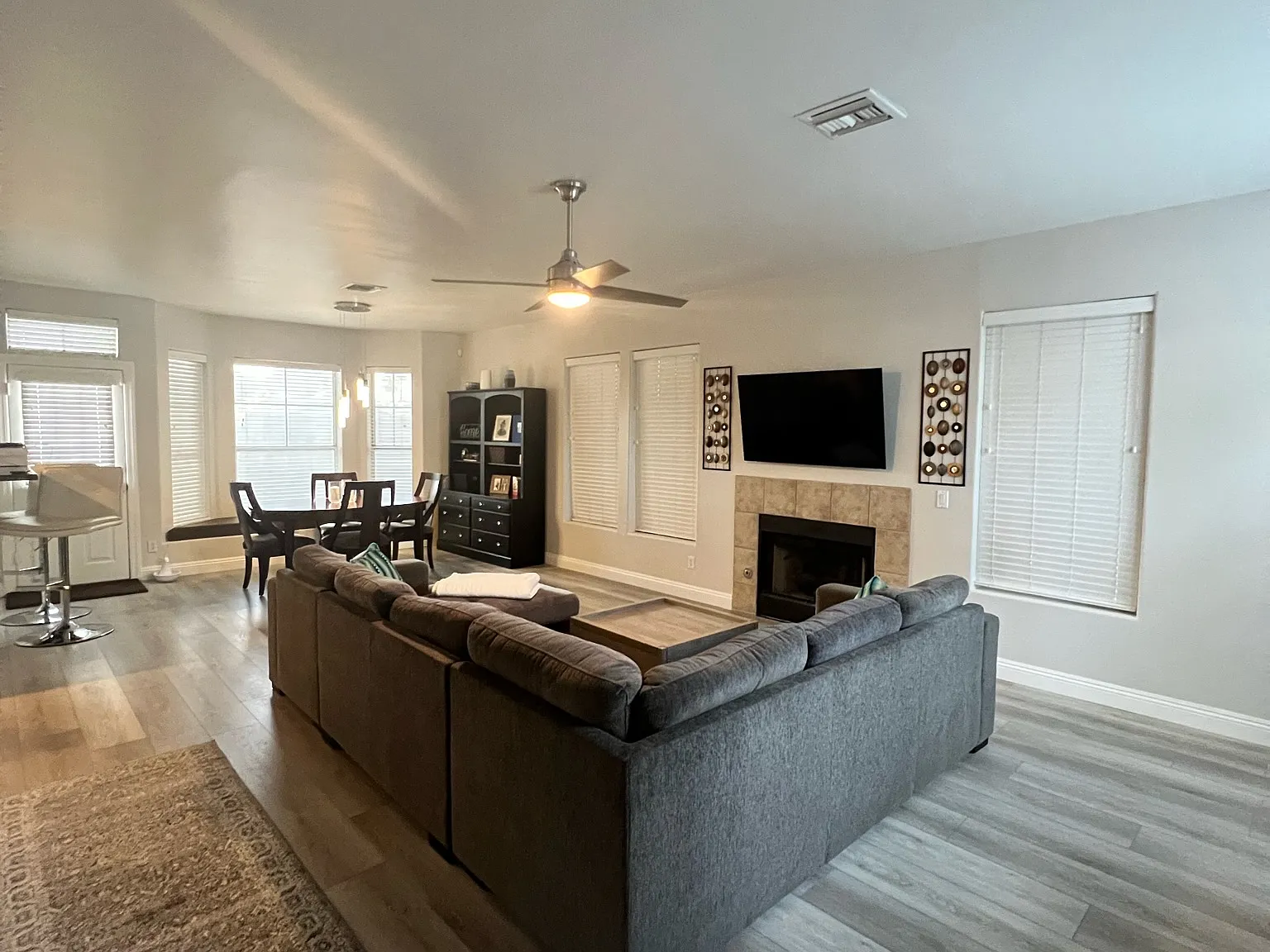 3 bed, 1785 sqft, $3,000 — Photo 2