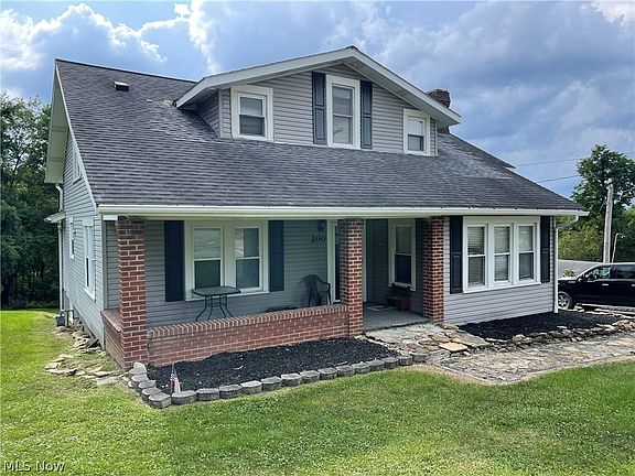 2nd image of 200 Maple St
