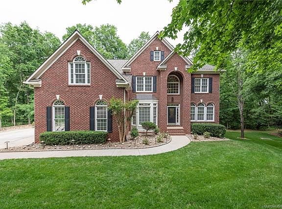 4th image of 8600 Samantha Ct
