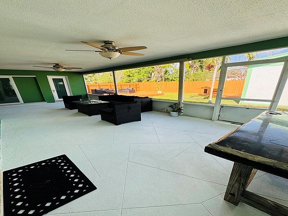 4th image of 706 NW 9th Avenue