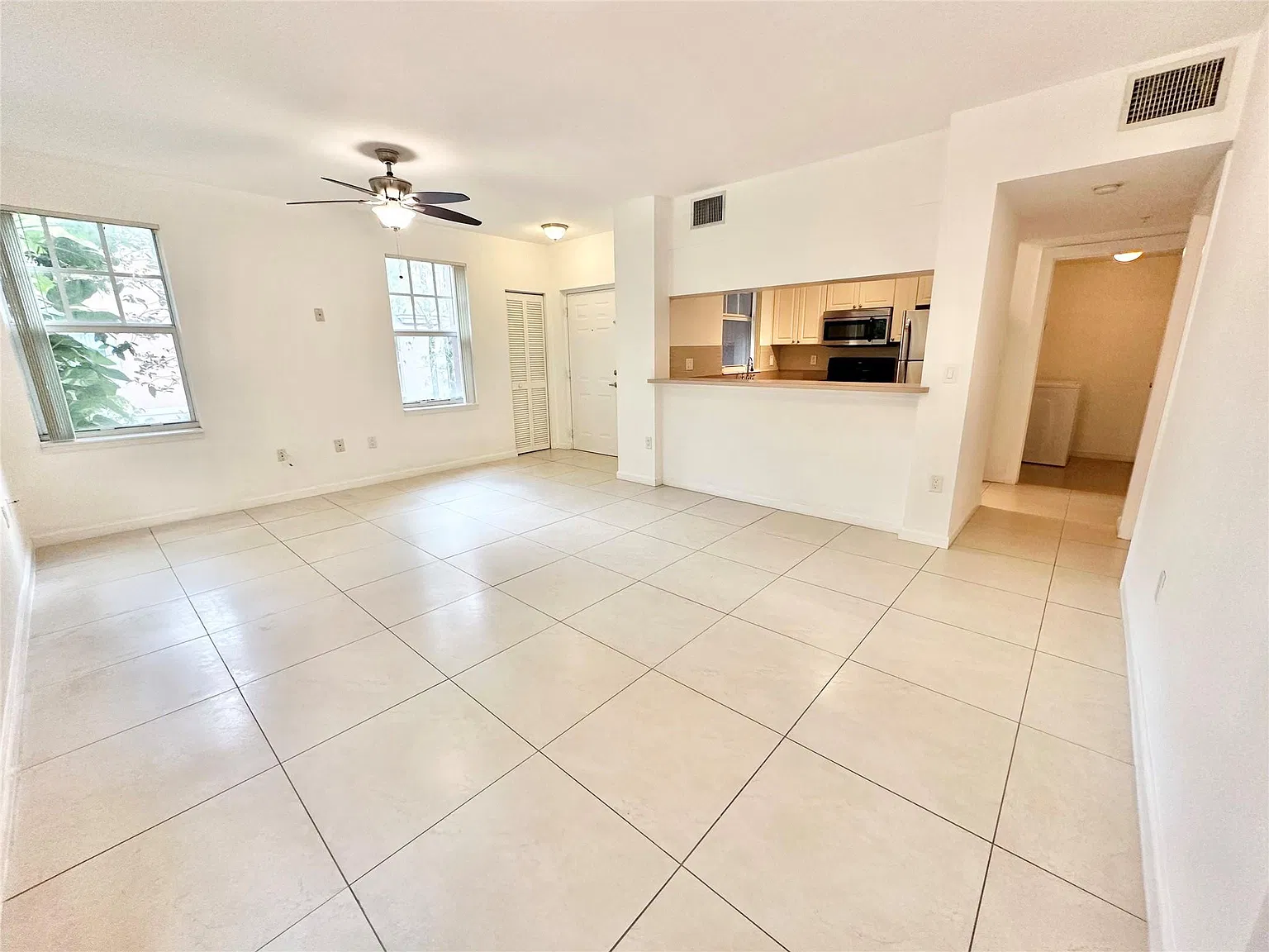 1 bed, 1.0 bath, 716 sqft, $1,800 — Photo 1